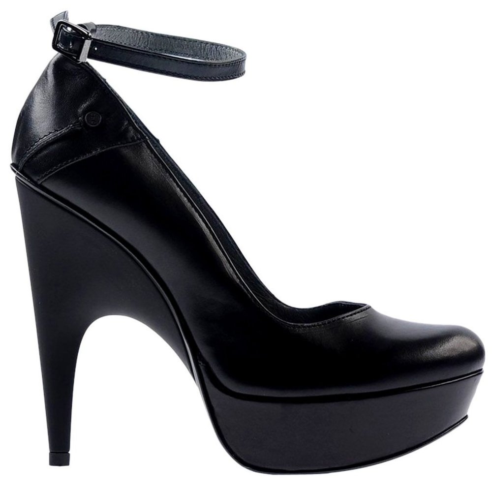 NIB Costume National all leather black platform pumps
